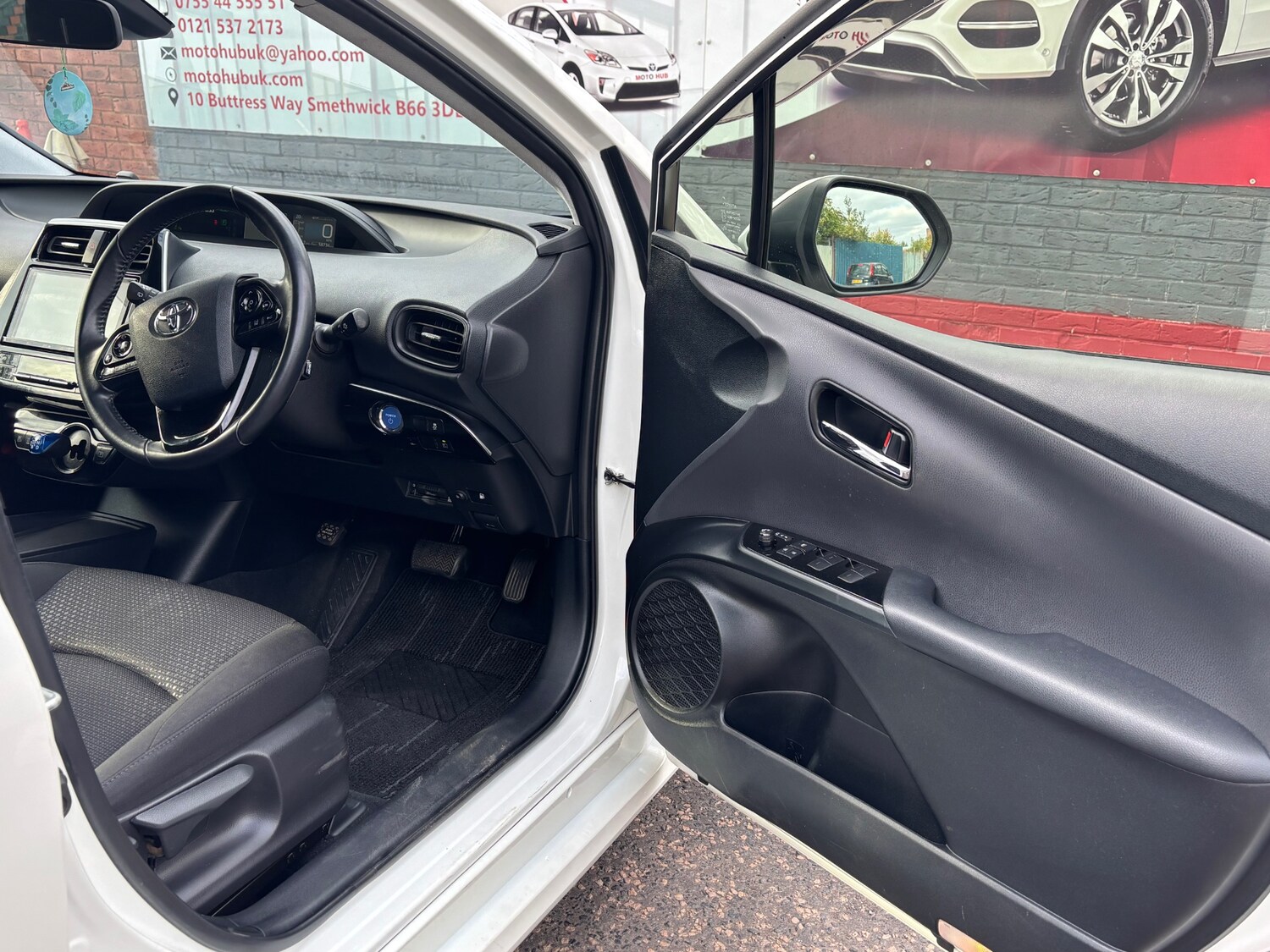 Used Toyota Prius 2024 for sale - 75612205: Photo 12