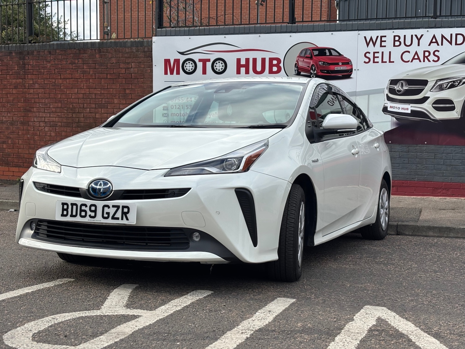 Used Toyota Prius 2024 for sale - 75612205: Photo 2