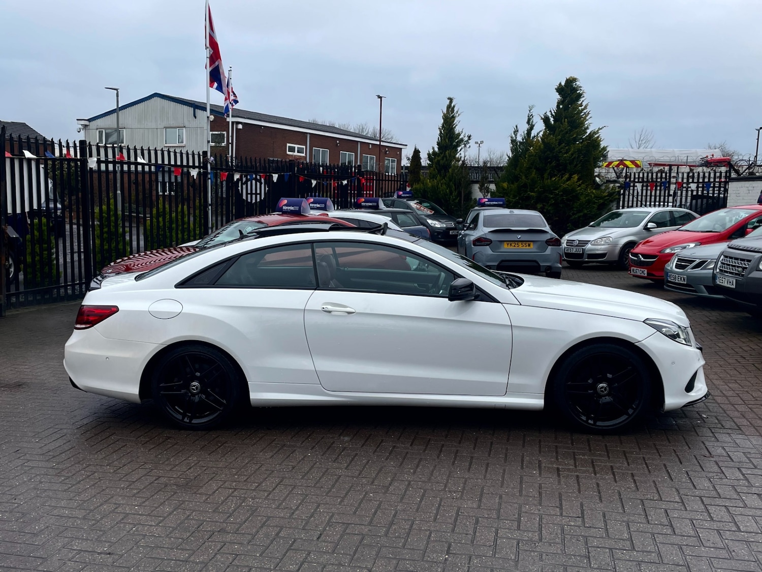 Used Mercedes-Benz E Class 2014 for sale - 76969444: Photo 9