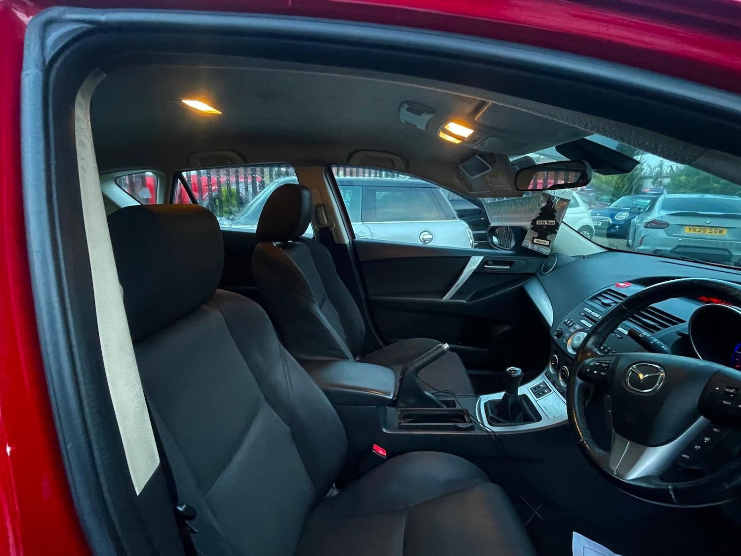 Used Mazda Mazda3 2011 for sale - 76834698: Photo 4