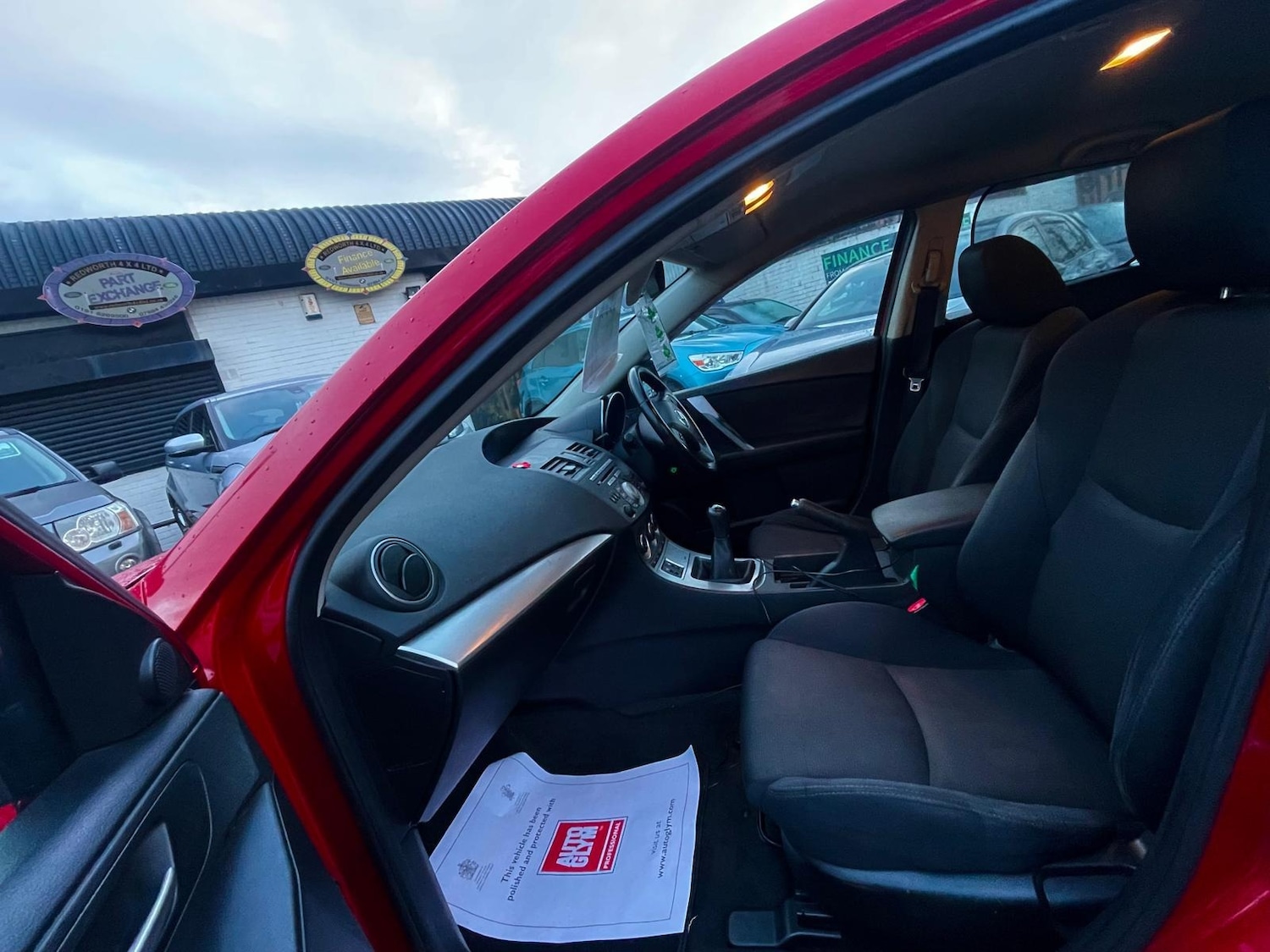 Used Mazda Mazda3 2011 for sale - 76834698: Photo 5