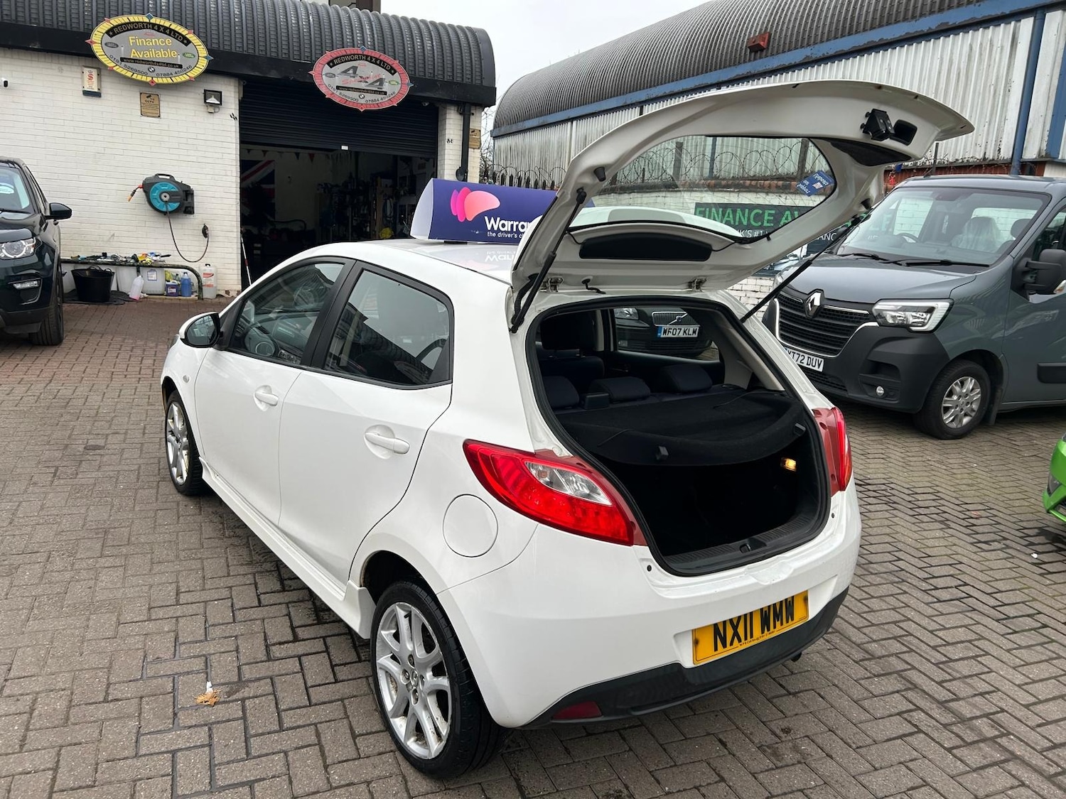 Used Mazda Mazda2 2011 for sale - 77988793: Photo 13