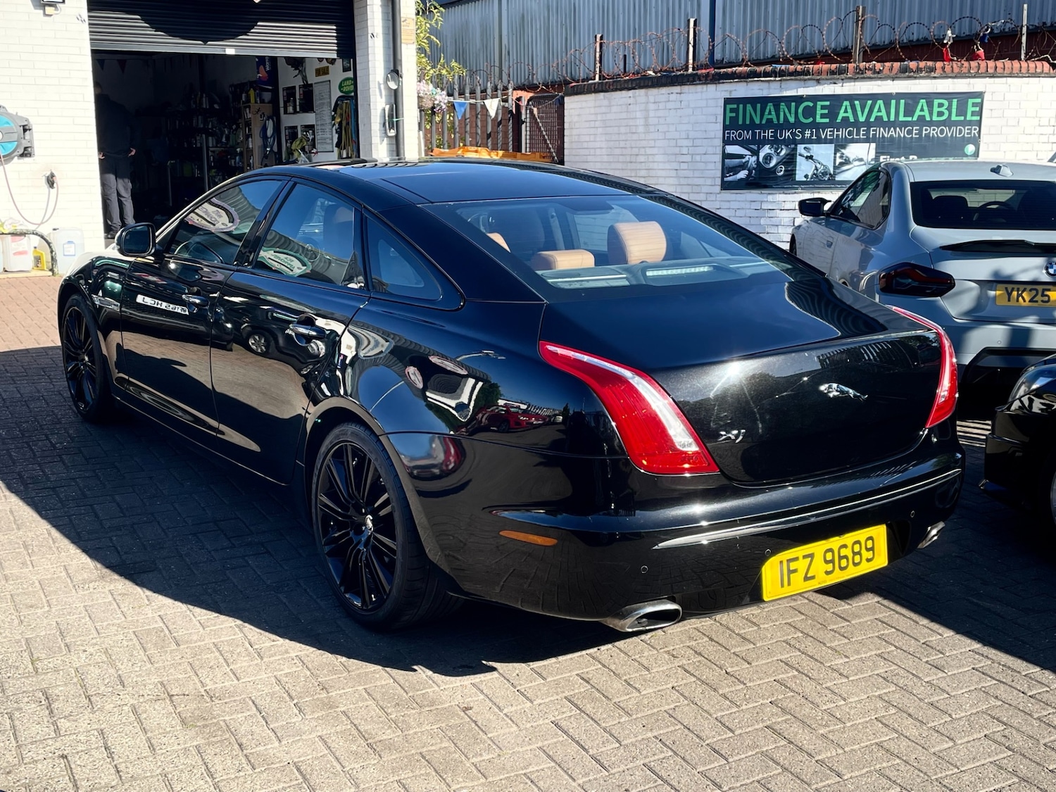 Used Jaguar XJ 2010 for sale - 75955972: Photo 11