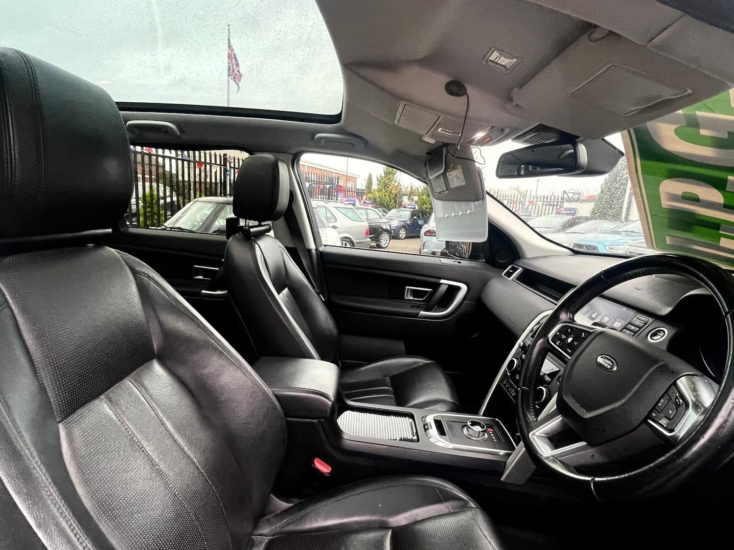 Used Land Rover Discovery Sport 2015 for sale - 76302940: Photo 3