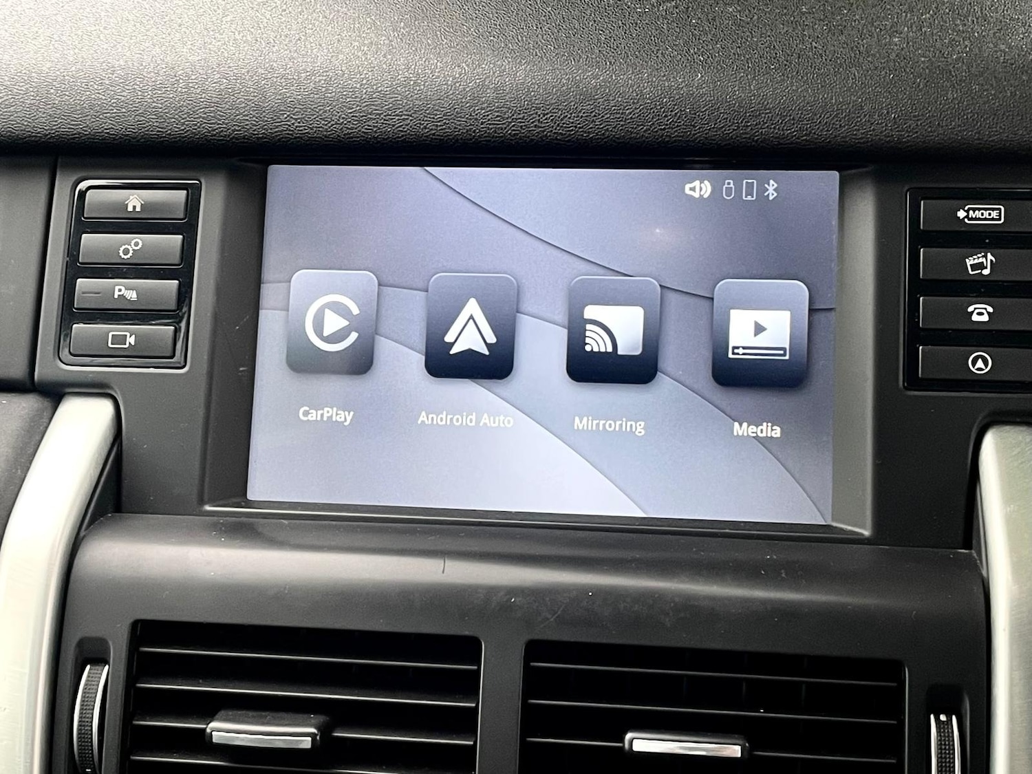 Used Land Rover Discovery Sport 2015 for sale - 76302940: Photo 5