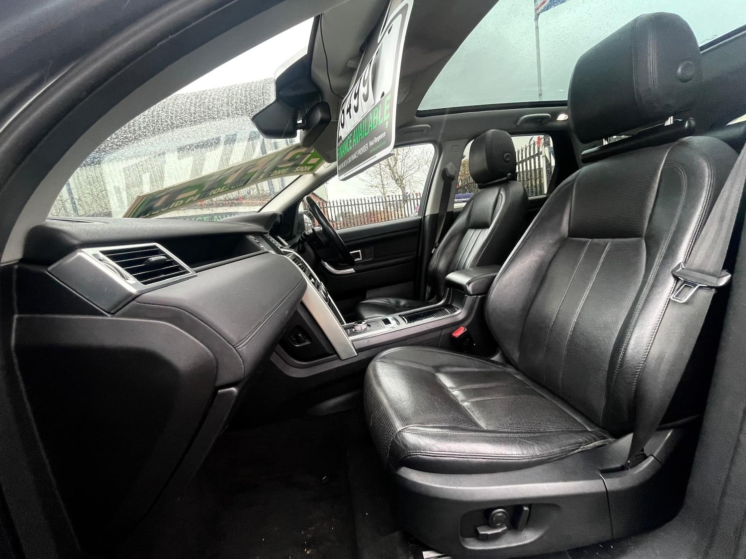 Used Land Rover Discovery Sport 2015 for sale - 76302940: Photo 6
