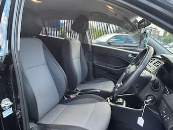 Used Hyundai i20 2017 for sale - 79706500: Photo