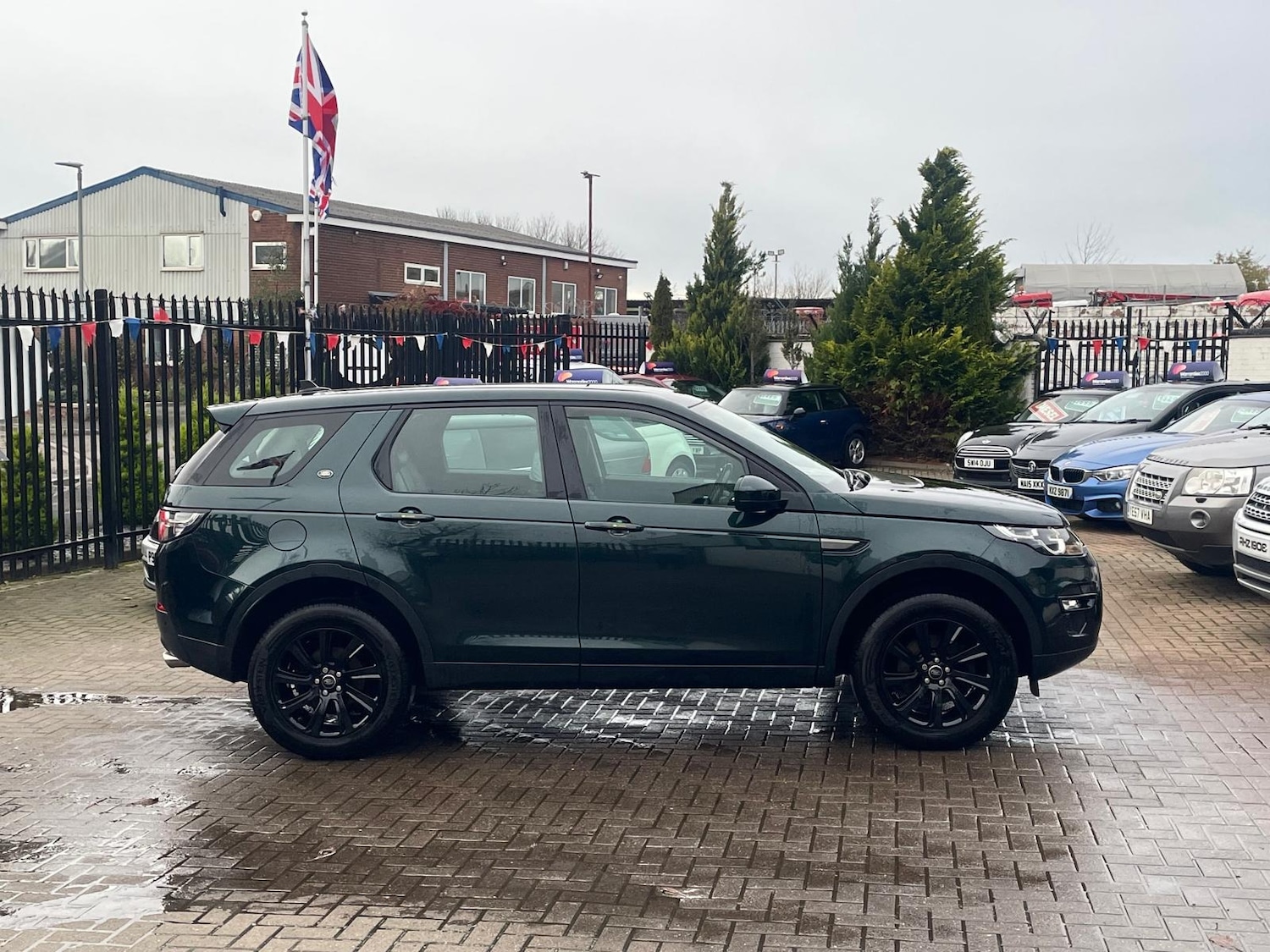 Used Land Rover Discovery Sport 2015 for sale - 77988993: Photo 4