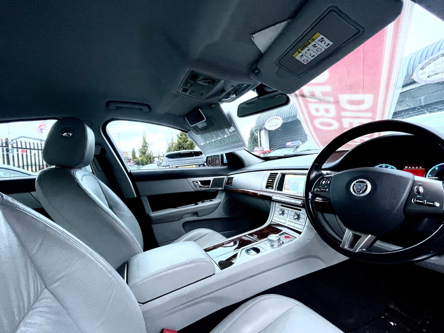 Used Jaguar XF 2011 for sale - 77261969: Photo 4