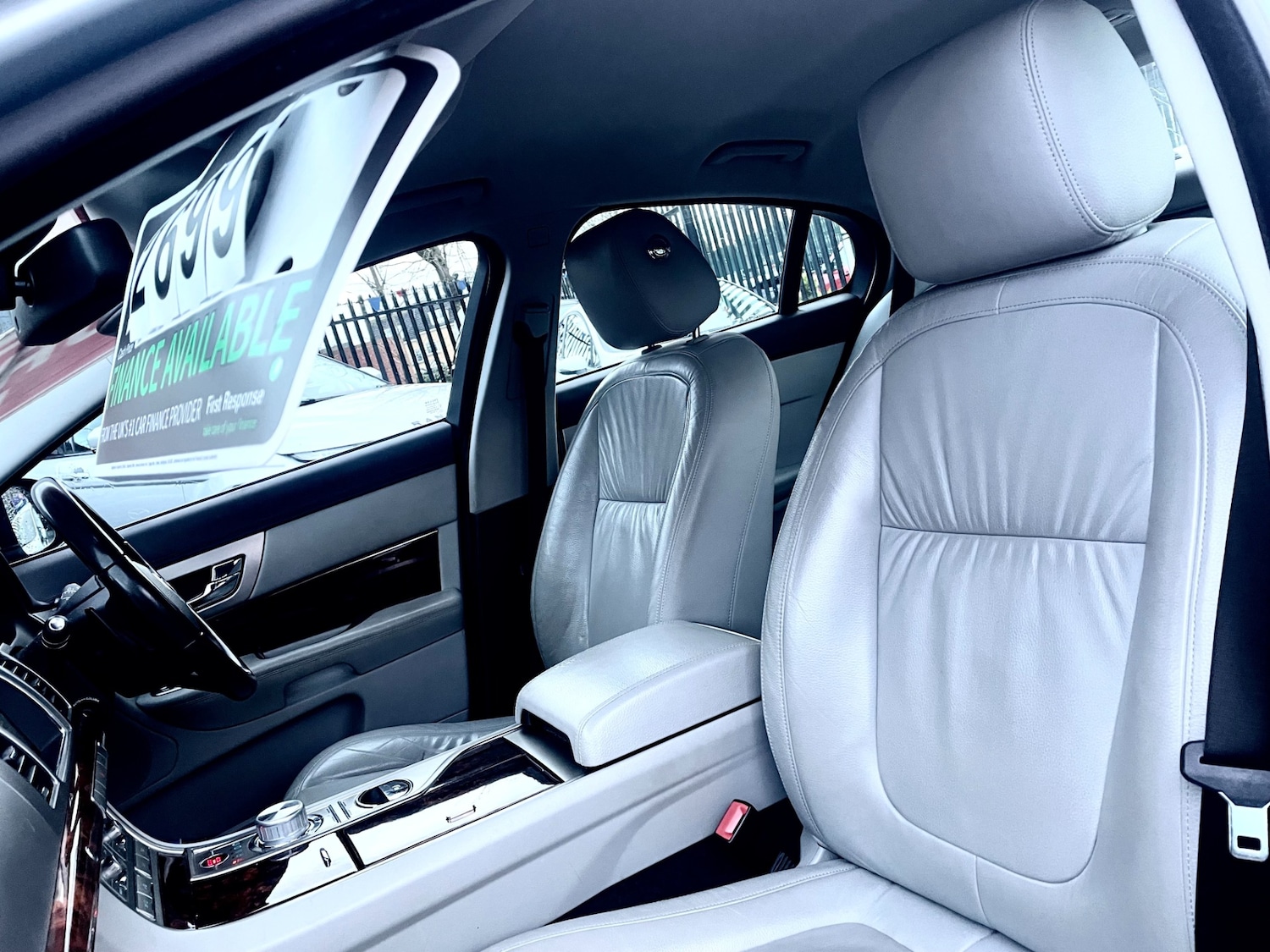 Used Jaguar XF 2011 for sale - 77261969: Photo 5