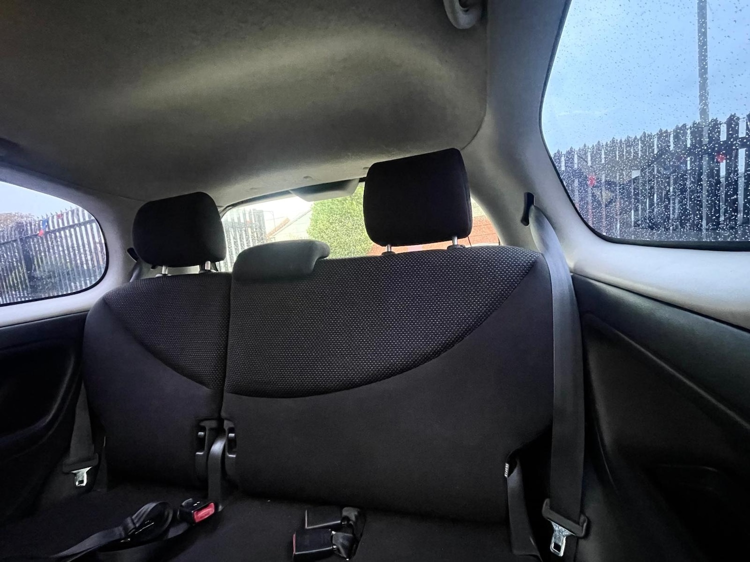 Used Toyota Yaris 2003 for sale - 76302950: Photo 5