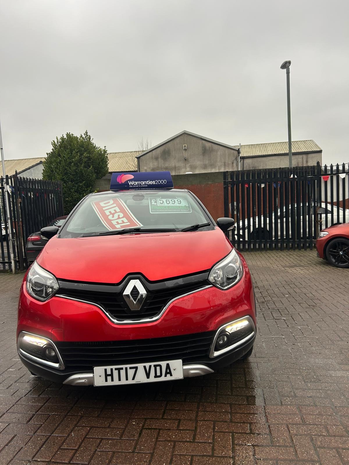 Used Renault Captur 2017 for sale - 77420605: Photo 2