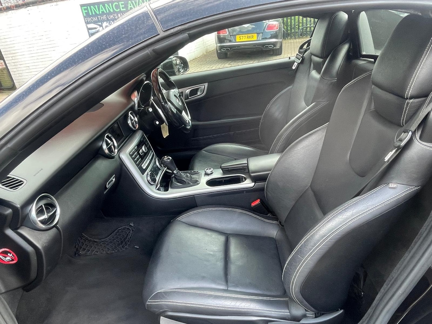 Used Mercedes-Benz SLK 2012 for sale - 76861901: Photo 4