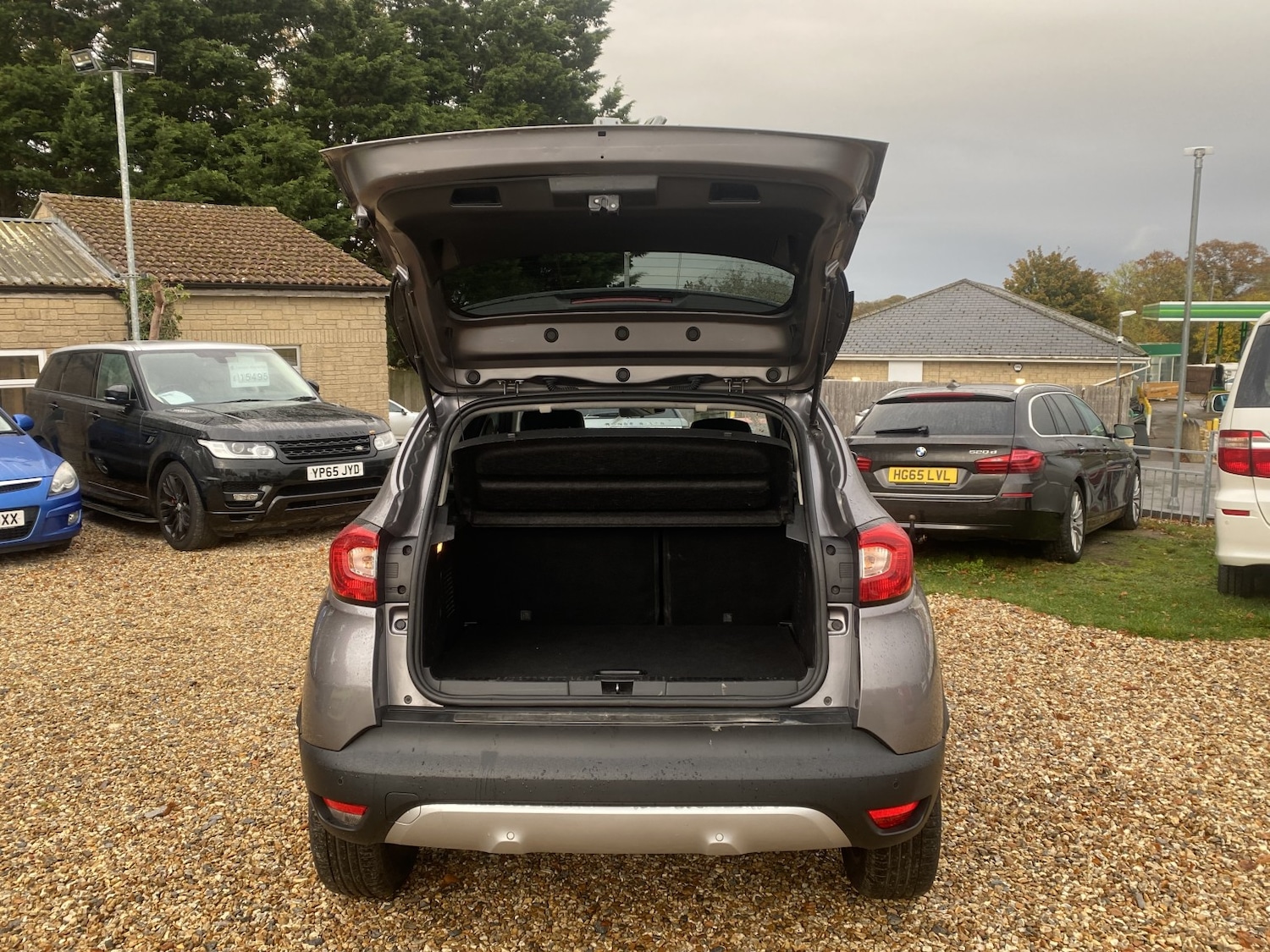 Used Renault Captur 2015 for sale - 76407465: Photo 2