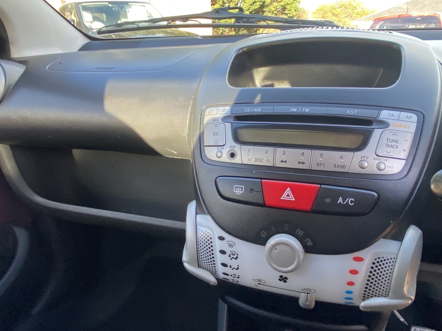 Used Peugeot 107 2012 for sale - 76951053: Photo 6