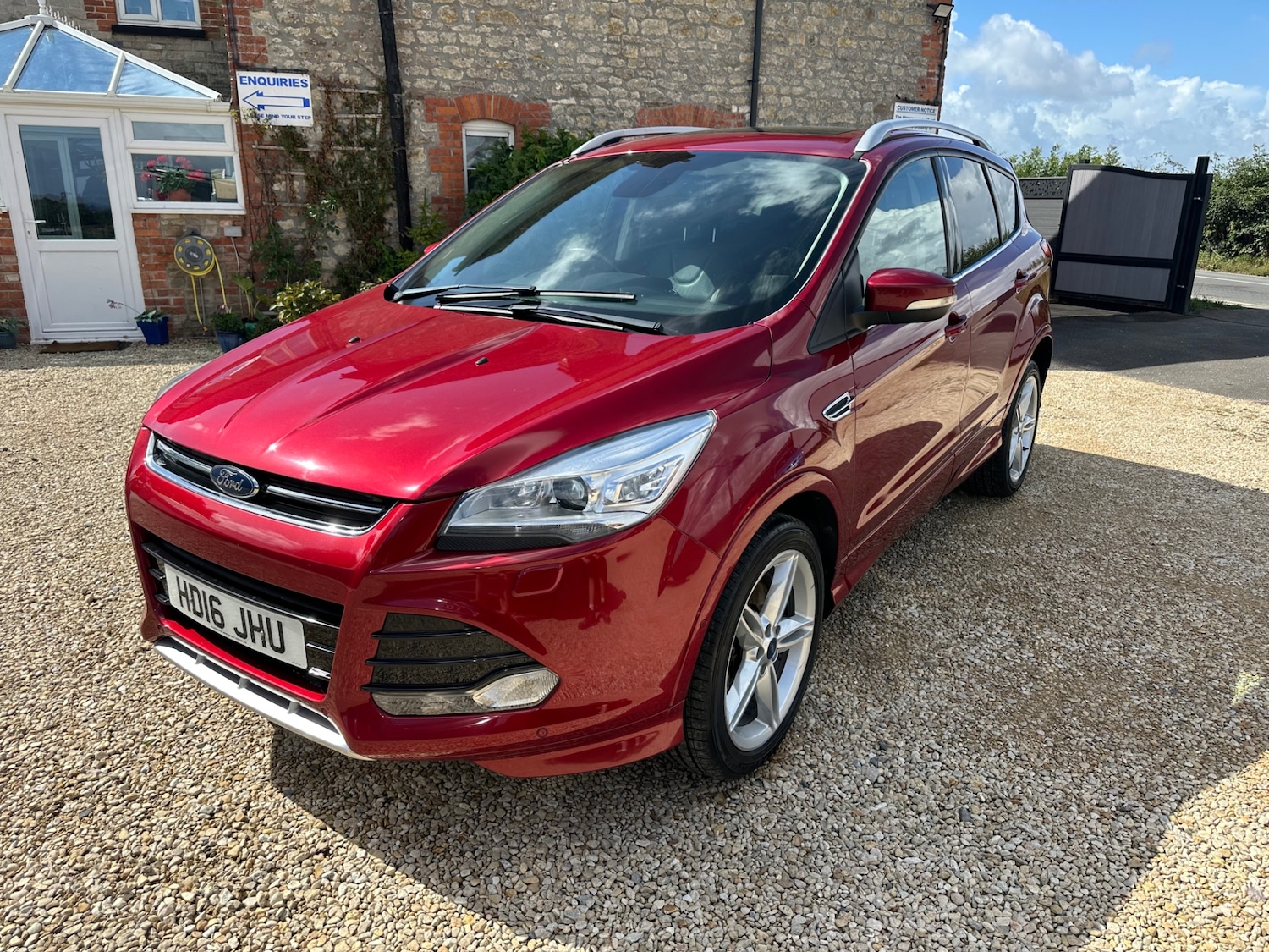 Used Ford Kuga 2016 for sale - 75975537: Photo 2