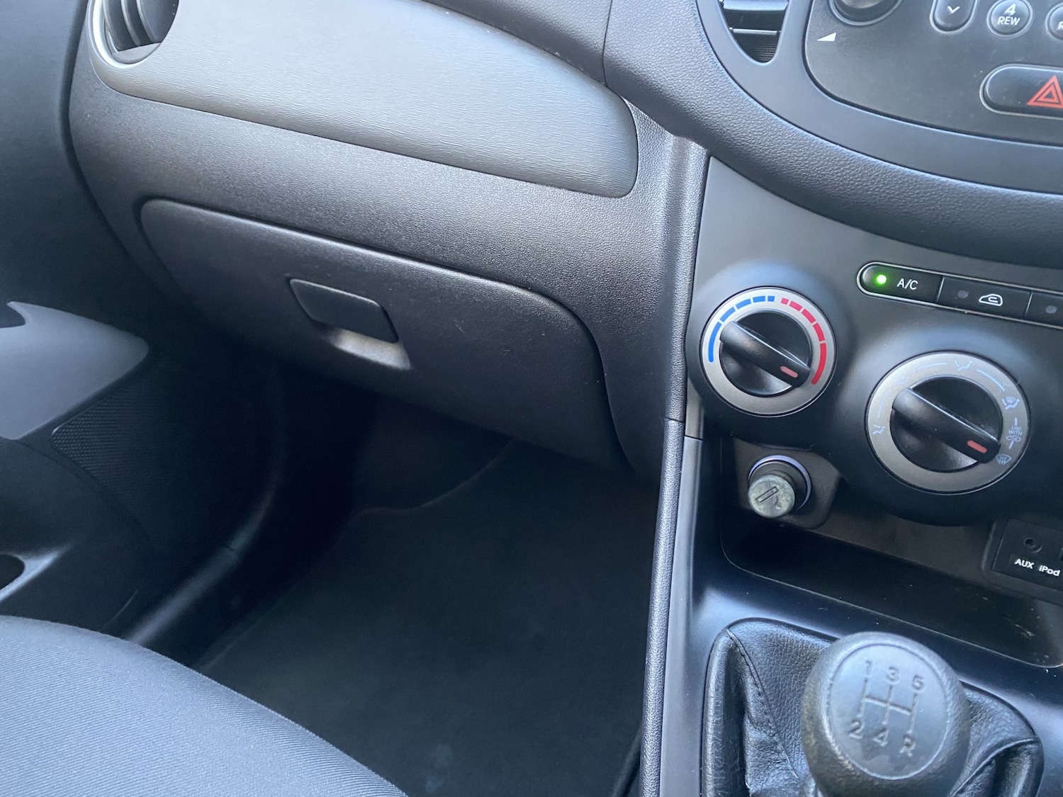 Used Hyundai i10 2012 for sale - 76762141: Photo 9