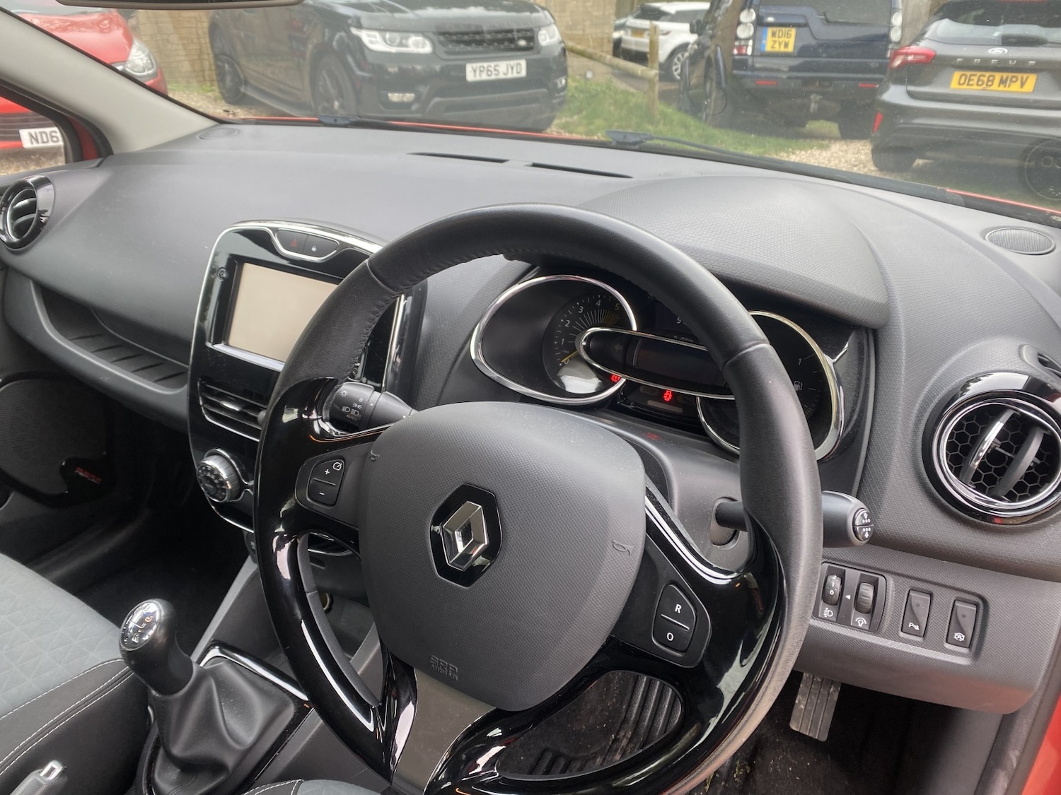 Used Renault Clio 2015 for sale - 77638633: Photo 9