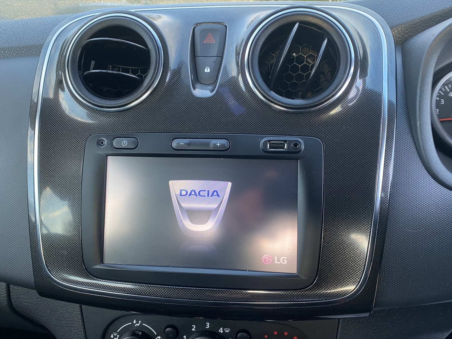 Used Dacia Sandero 2017 for sale - 77313926: Photo 7