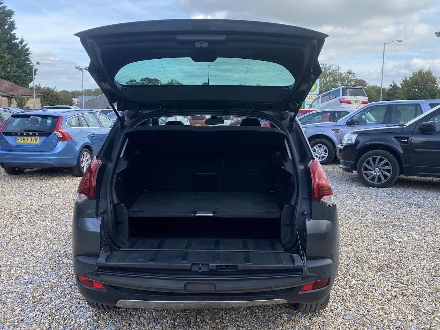 Used Peugeot 3008 2016 for sale - 76565230: Photo 2