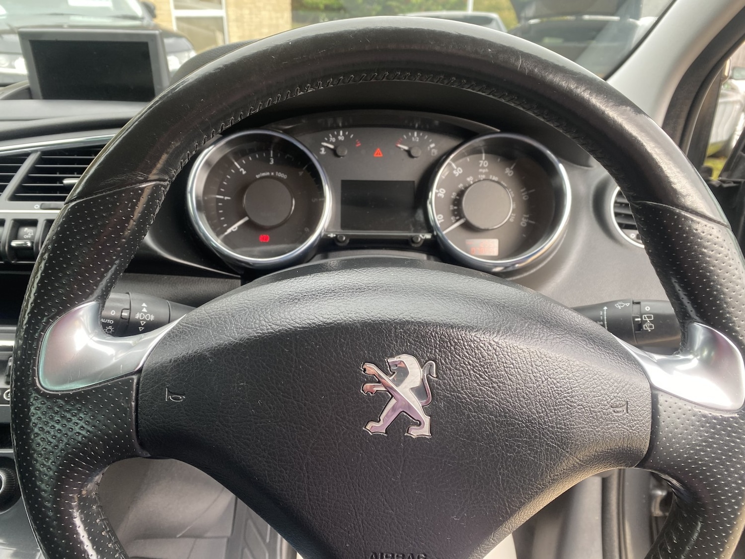 Used Peugeot 3008 2016 for sale - 76565230: Photo 35