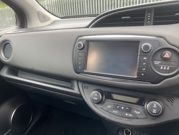Used Toyota Yaris 2014 for sale - 76246205: Photo