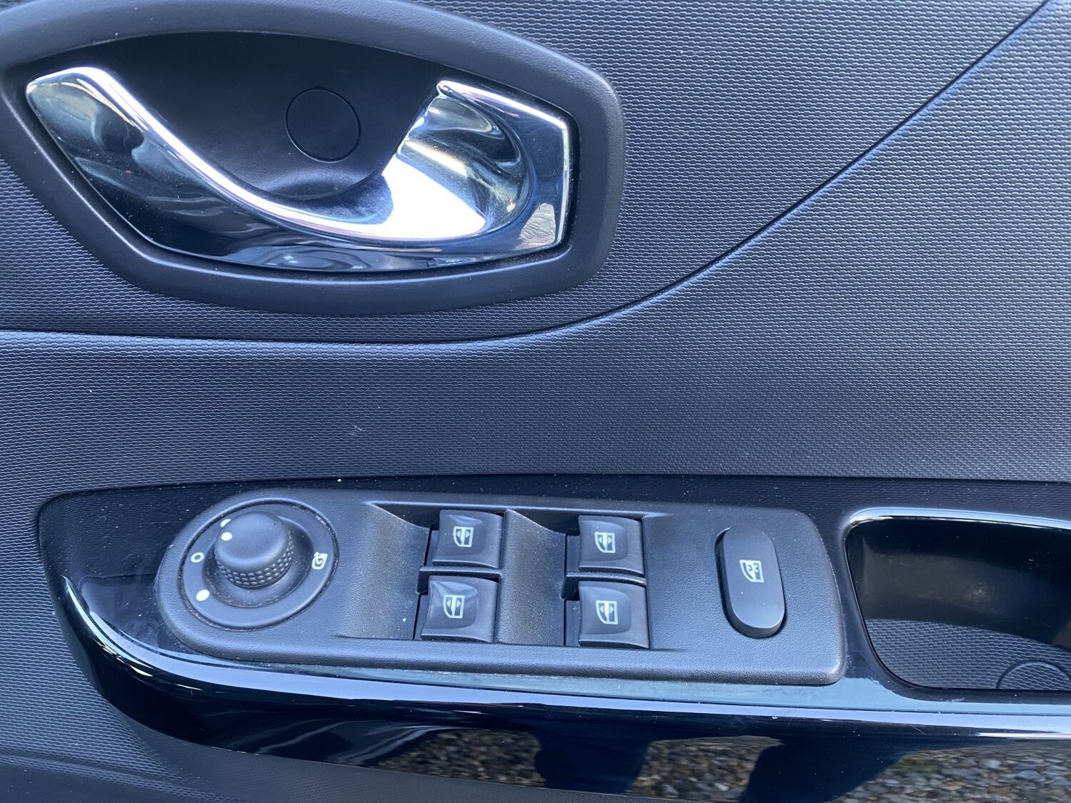 Used Renault Captur 2015 for sale - 76656218: Photo 15