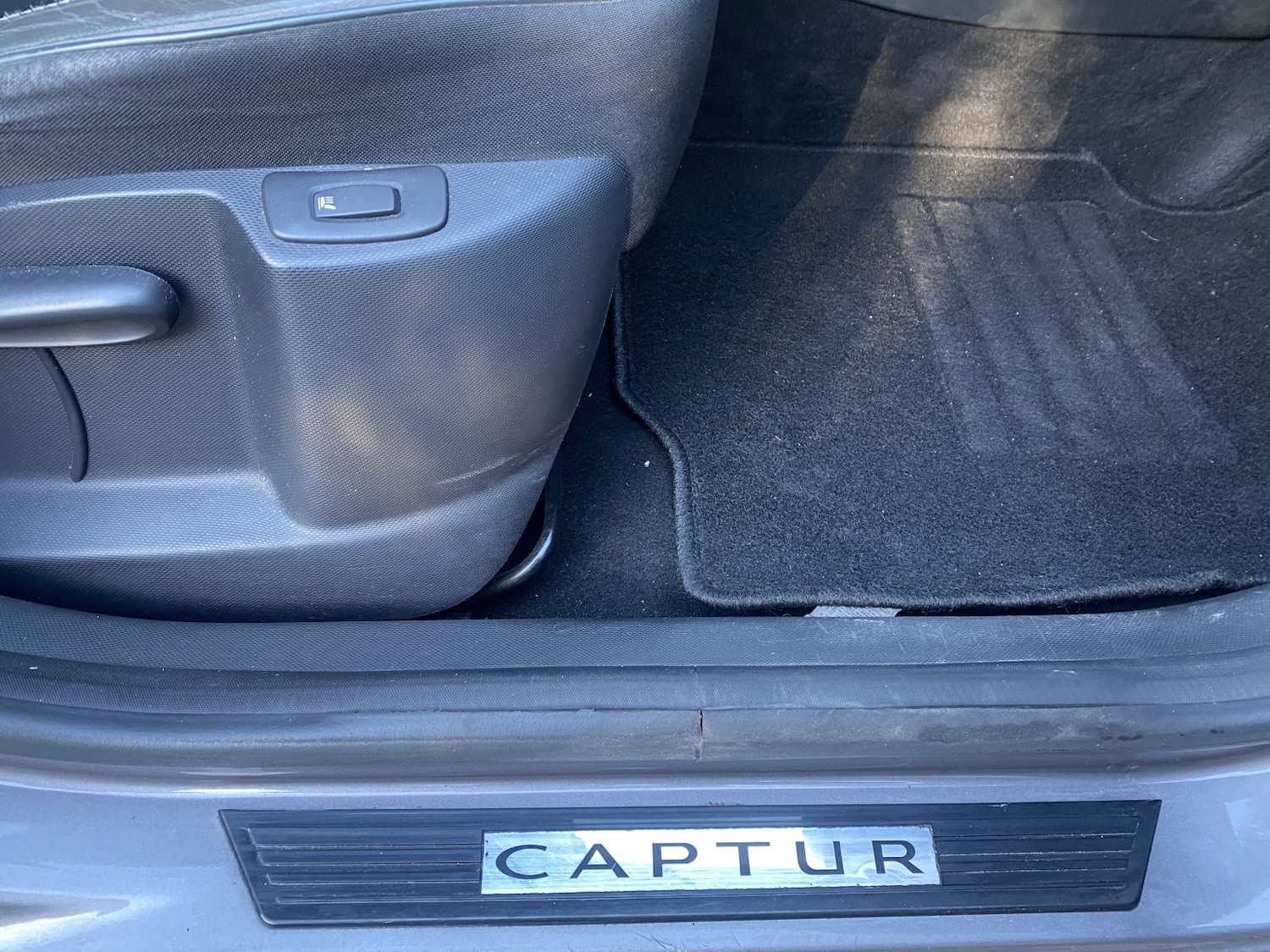 Used Renault Captur 2015 for sale - 76656218: Photo 18