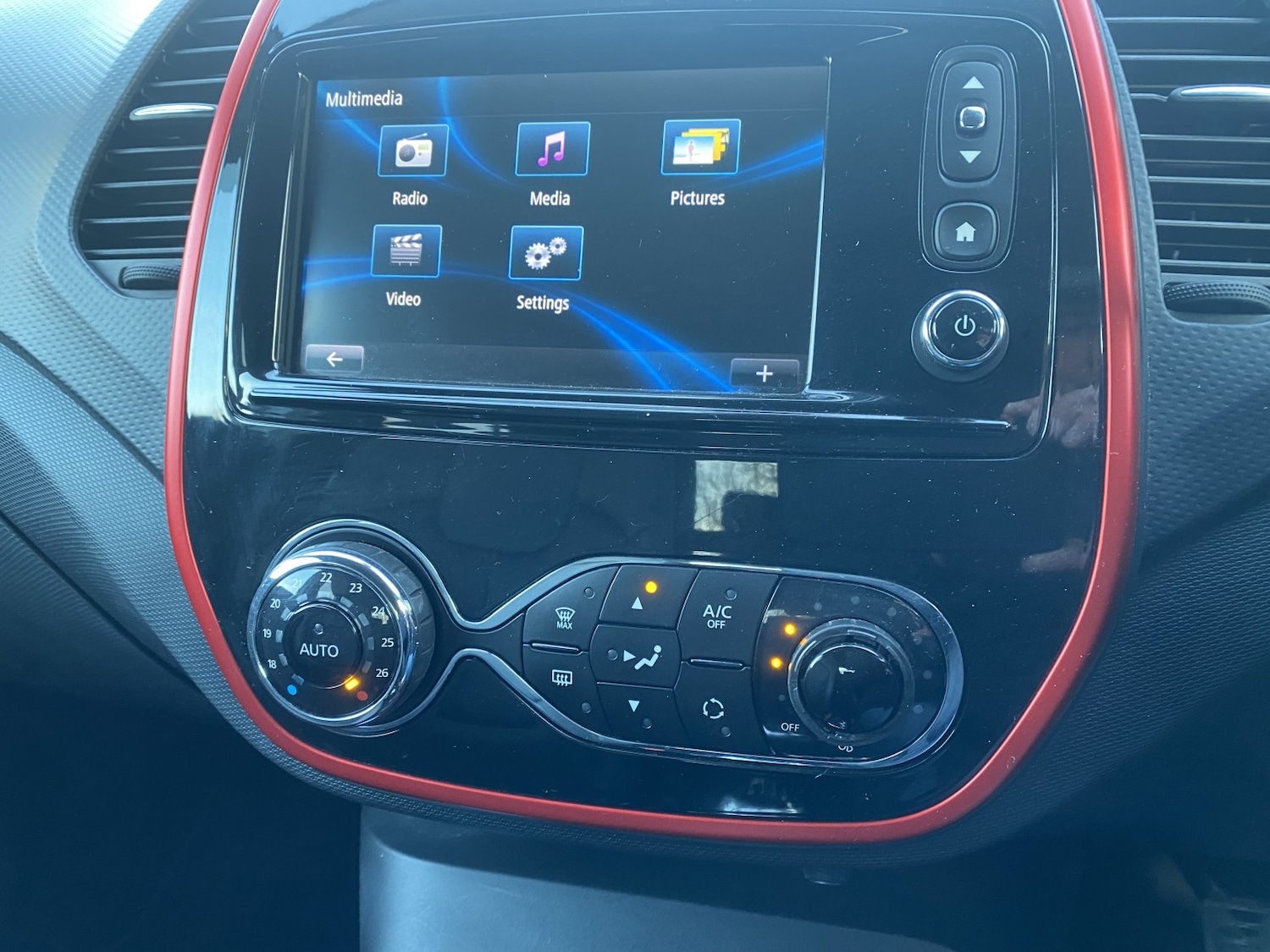 Used Renault Captur 2015 for sale - 76656218: Photo 9