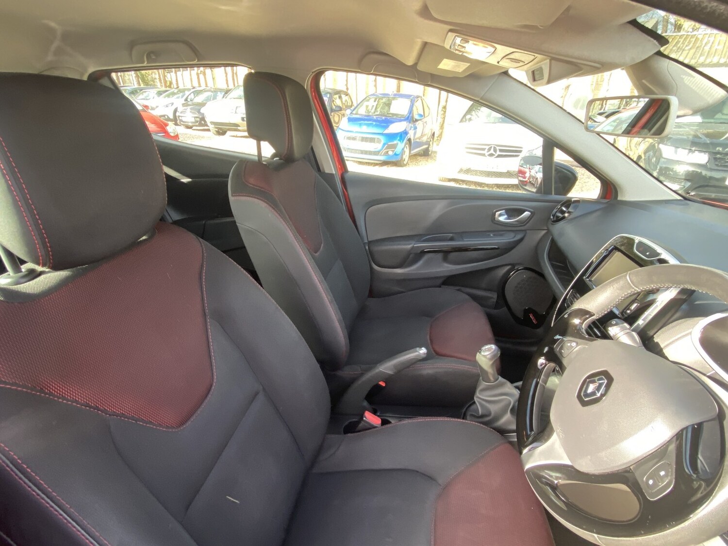 Used Renault Clio 2015 for sale - 77564195: Photo 16