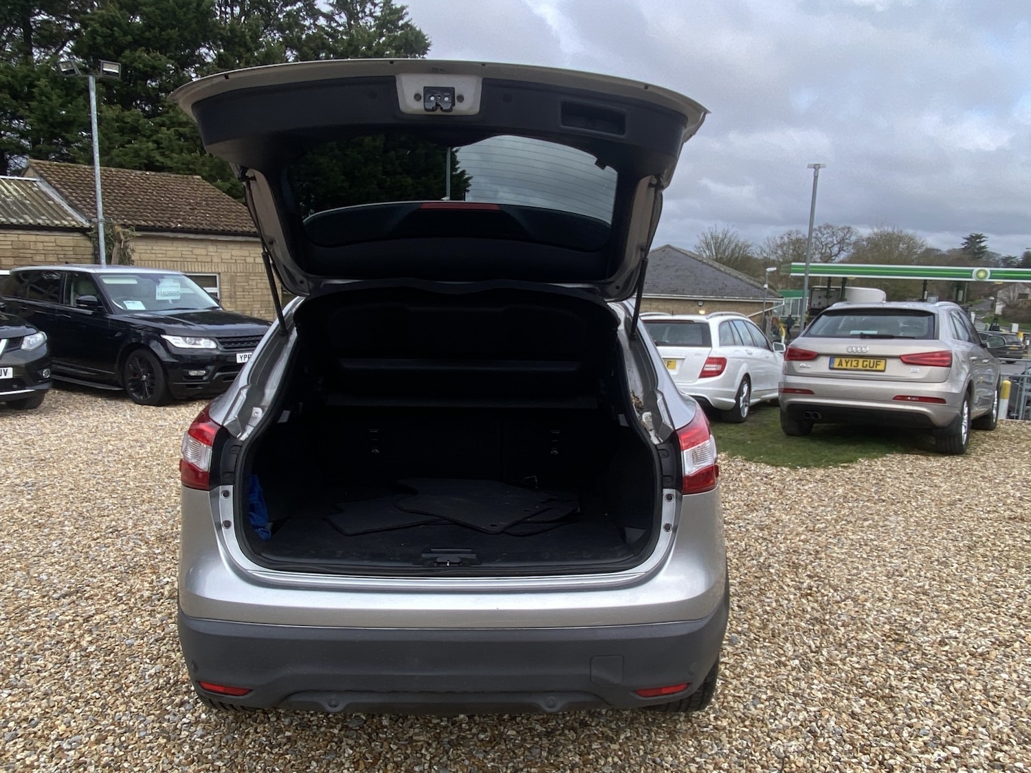 Used Nissan Qashqai 2015 for sale - 77494699: Photo 4