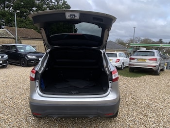 Used Nissan Qashqai 2015 for sale - 77494699: Photo