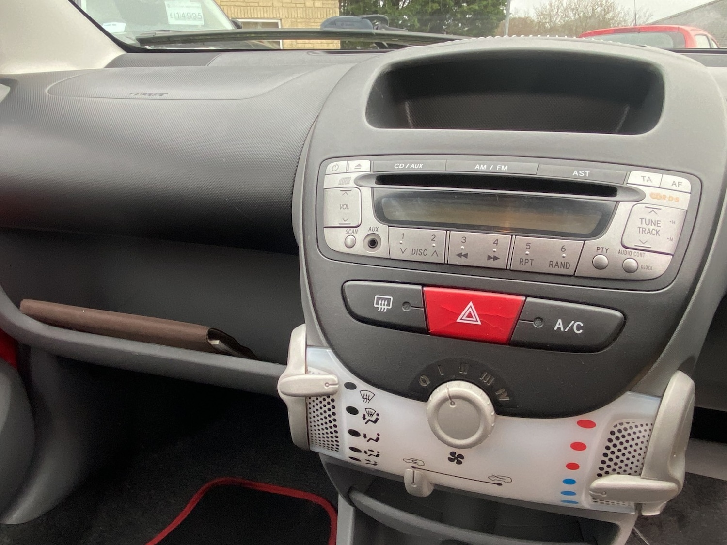 Used Peugeot 107 2010 for sale - 76769808: Photo 6