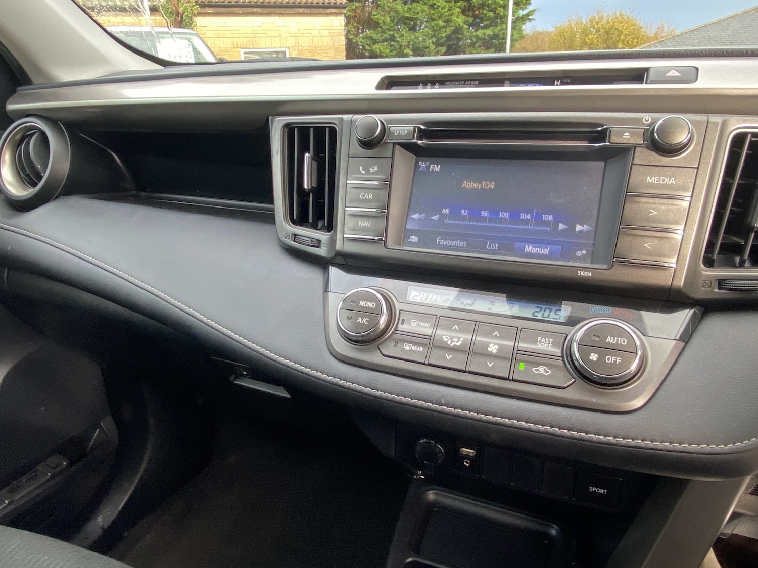 Used Toyota RAV4 2014 for sale - 76536680: Photo 8