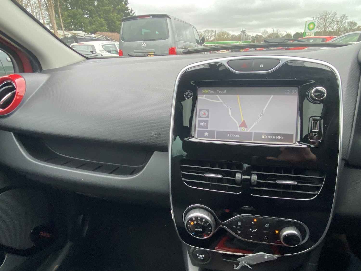 Used Renault Clio 2015 for sale - 77681791: Photo 13