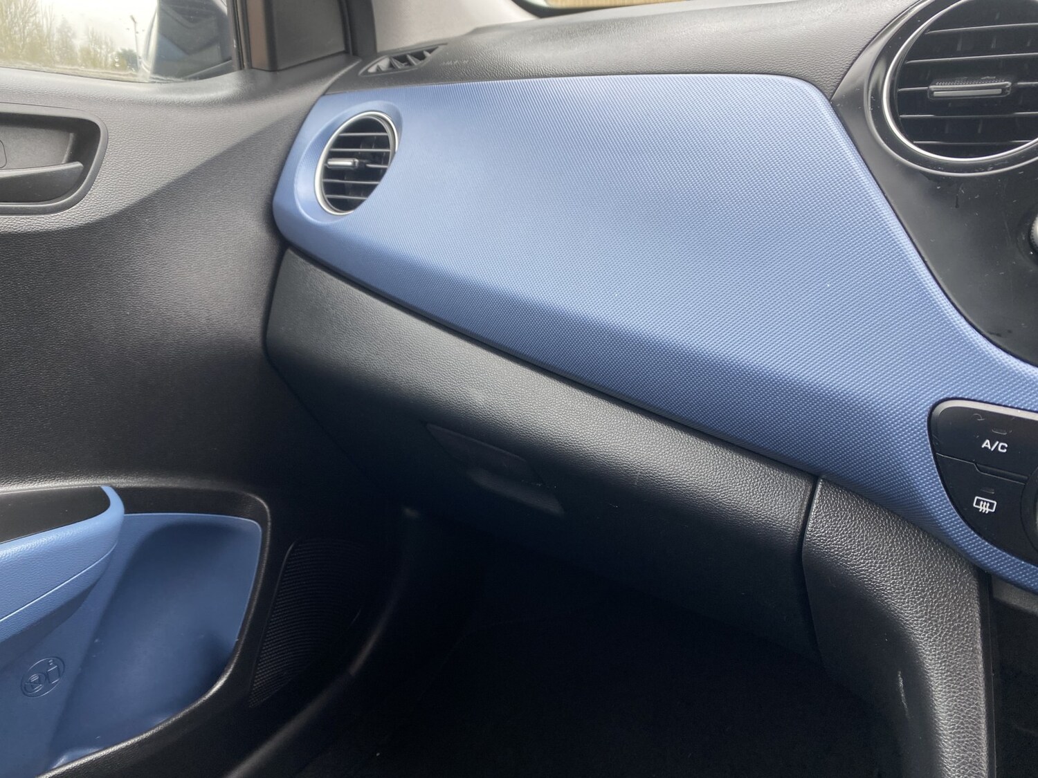 Used Hyundai i10 2015 for sale - 77836812: Photo 12