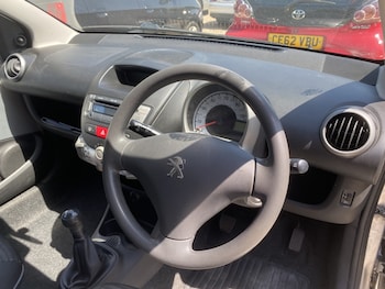 Used Peugeot 107 2013 for sale - 79115483: Photo