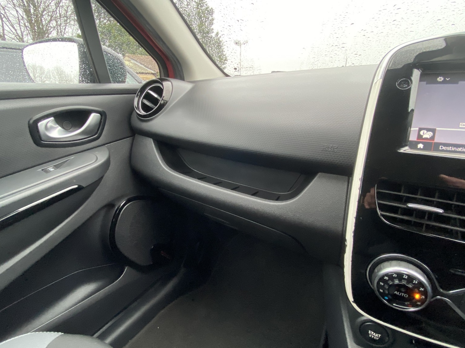 Used Renault Clio 2016 for sale - 77357240: Photo 25