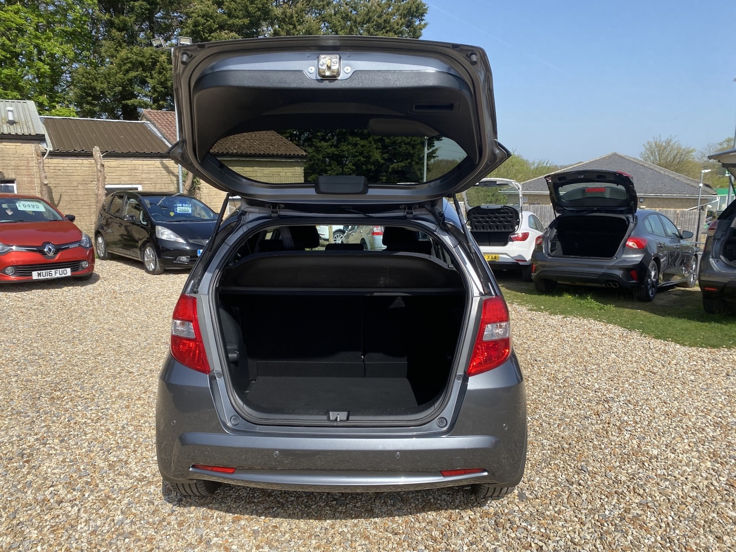 Used Honda Jazz 2015 for sale - 78176144: Photo 2