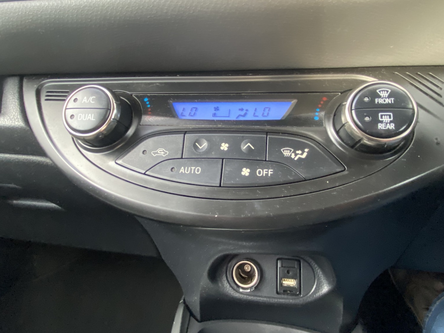 Used Toyota Yaris 2014 for sale - 76439964: Photo 12