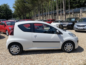 Used Peugeot 107 2013 for sale - 79372006: Photo