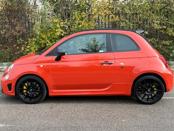 Used Abarth 695 2024 for sale - 76338928: Photo