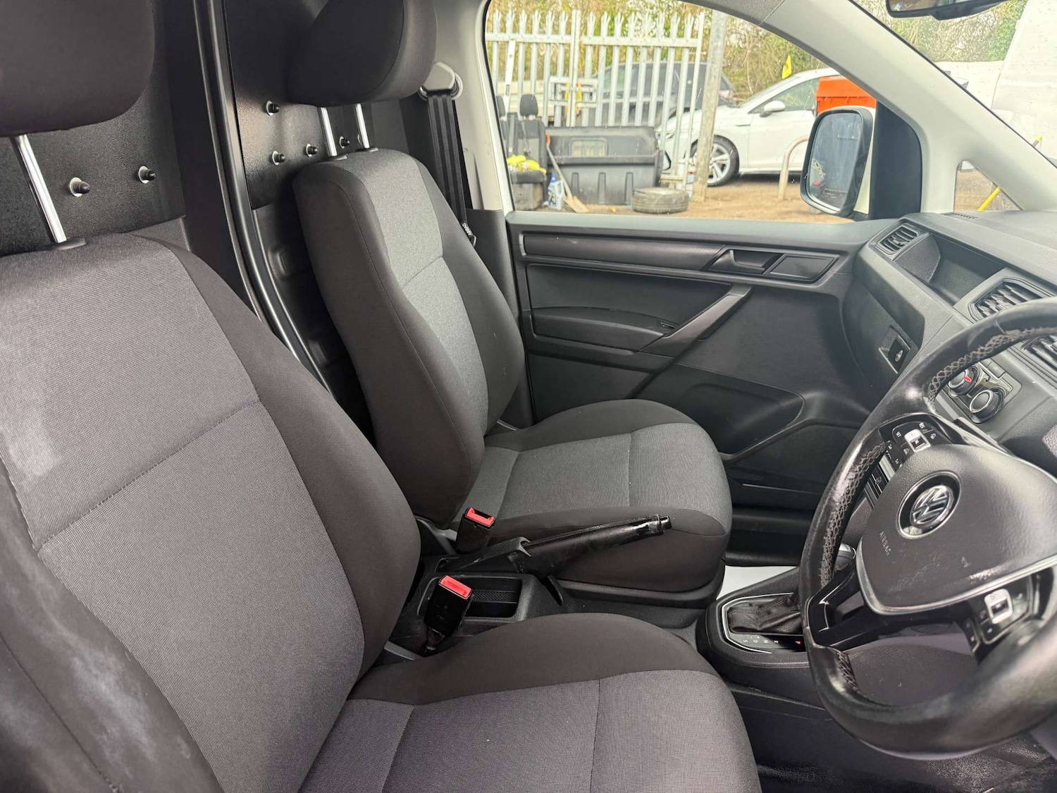 Used Volkswagen Caddy 2018 for sale - 76600624: Photo 9