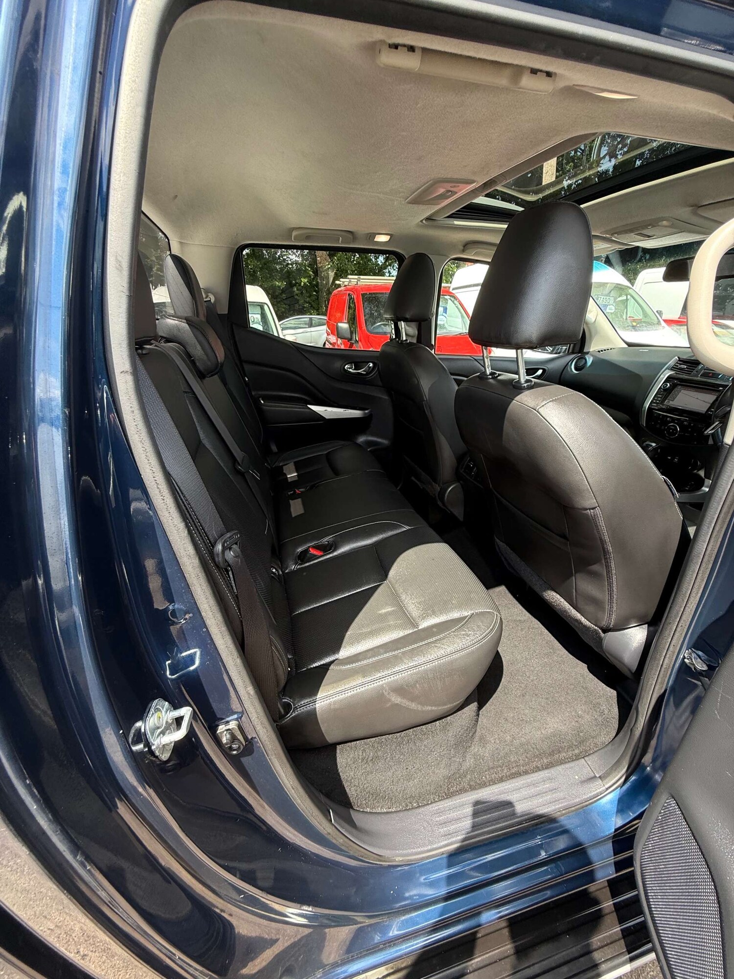 Used Nissan Navara 2017 for sale - 76601148: Photo 17