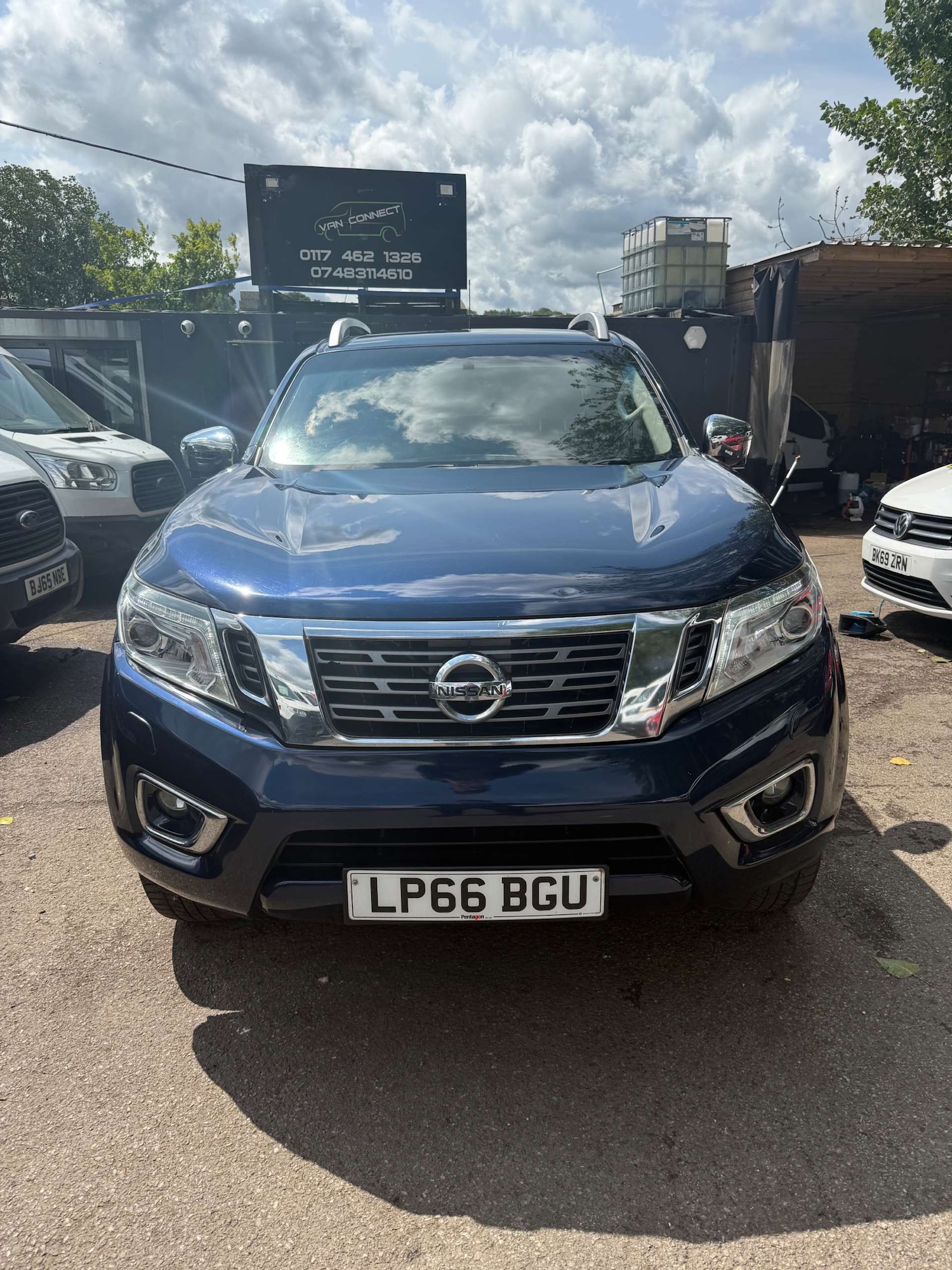 Used Nissan Navara 2017 for sale - 76601148: Photo 2