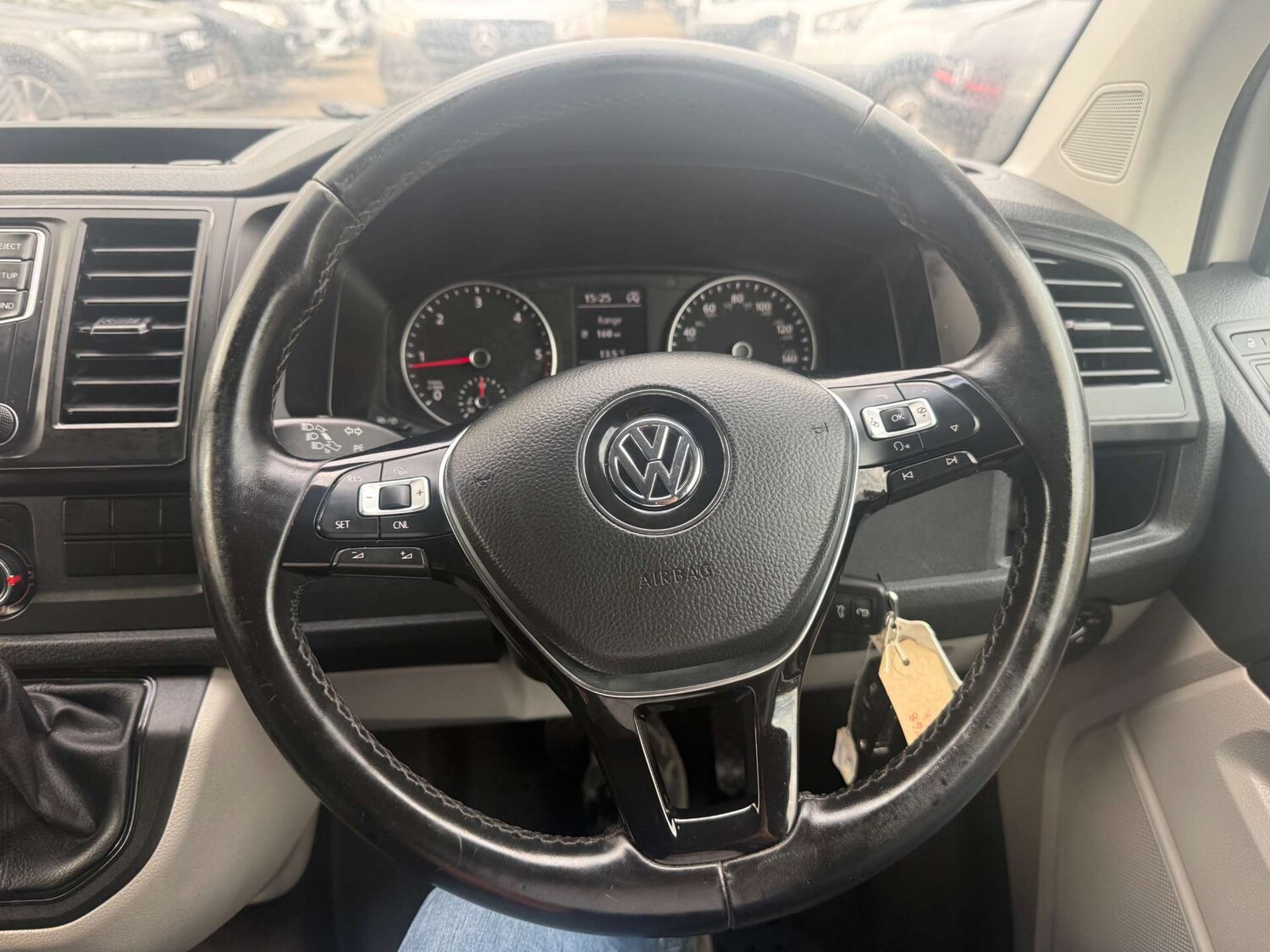 Used Volkswagen Transporter 2018 for sale - 77673732: Photo 11