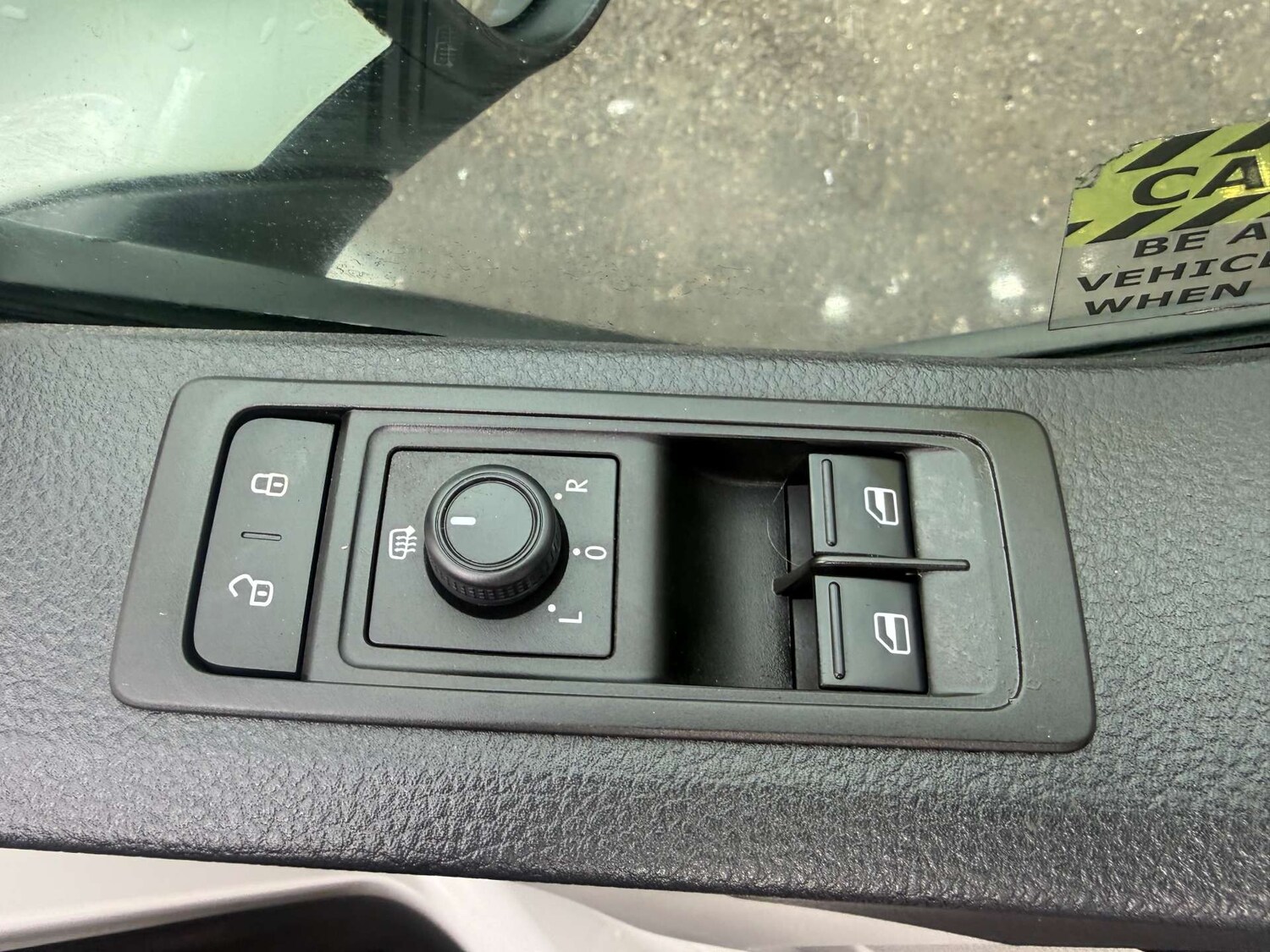 Used Volkswagen Transporter 2018 for sale - 77673732: Photo 6