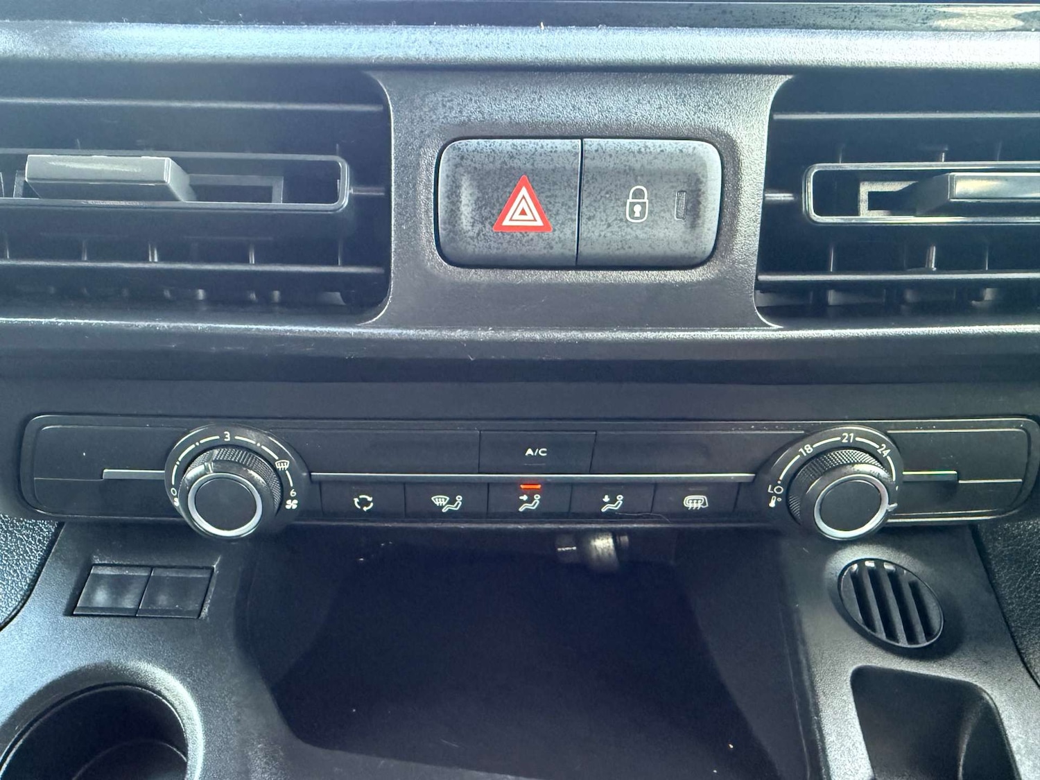 Used Citroen Berlingo 2021 for sale - 76856209: Photo 16