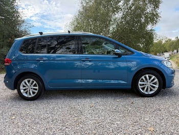 Used Volkswagen Touran 2019 for sale - 79840259: Photo