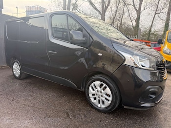Used Renault Trafic 2018 for sale - 77782083: Photo